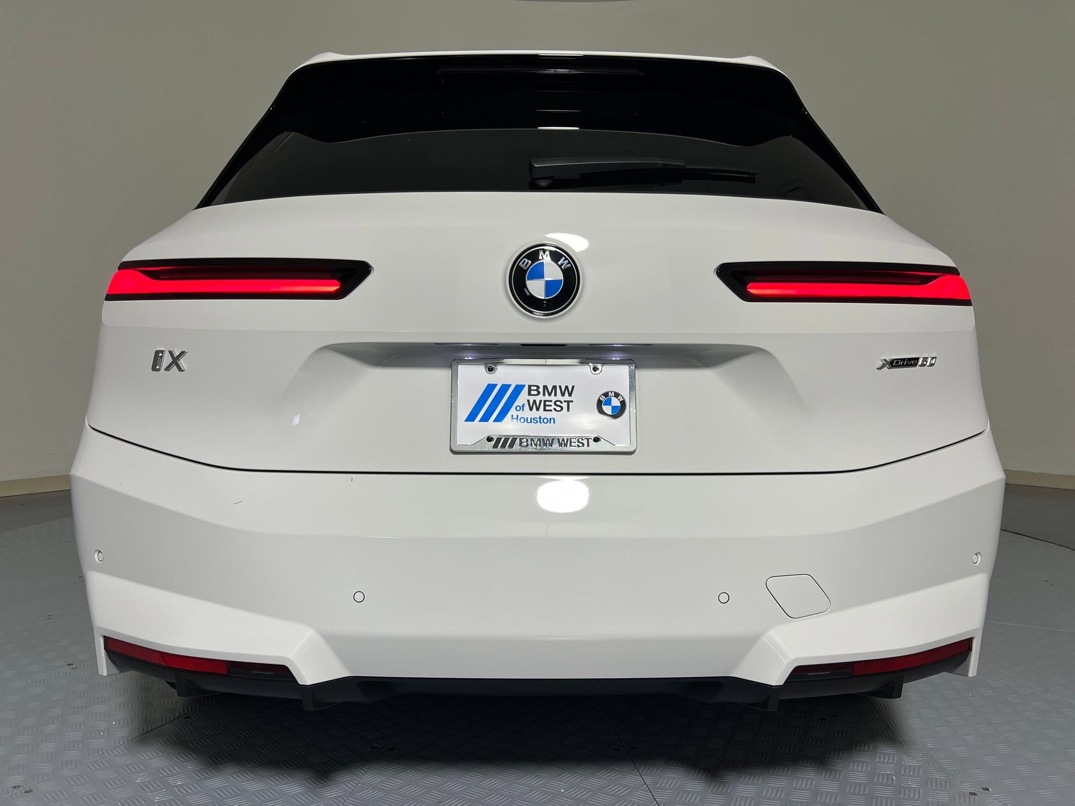 New 2026 BMW iX xDrive60 w/ Executive Package AWD/4WD image 10