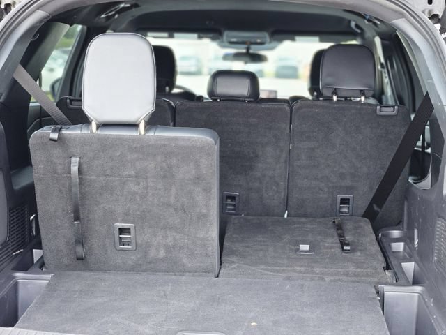 Used 2025 Ford Explorer ST-Line w/ ST-Line Street Pack AWD/4WD image 30