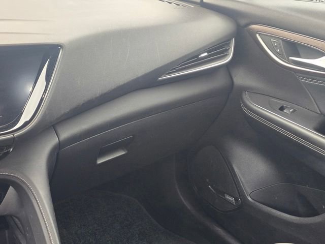 Used 2022 Buick Envision Avenir w/ Technology Package II image 18