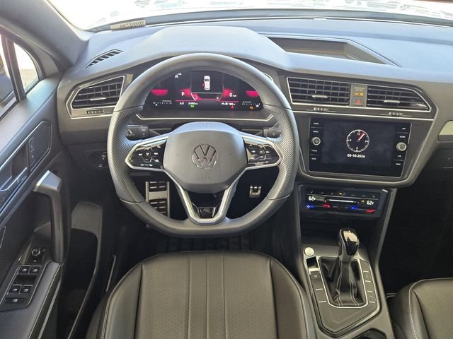 Certified 2022 Volkswagen Tiguan SE R-Line image 15