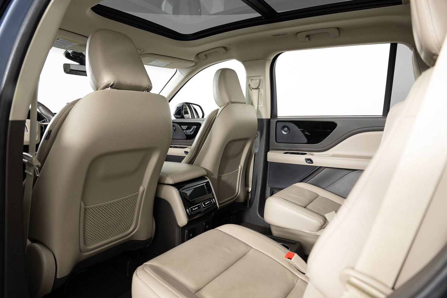 Used 2021 Lincoln Aviator Reserve w/ Class IV Trailer Tow Package image 19