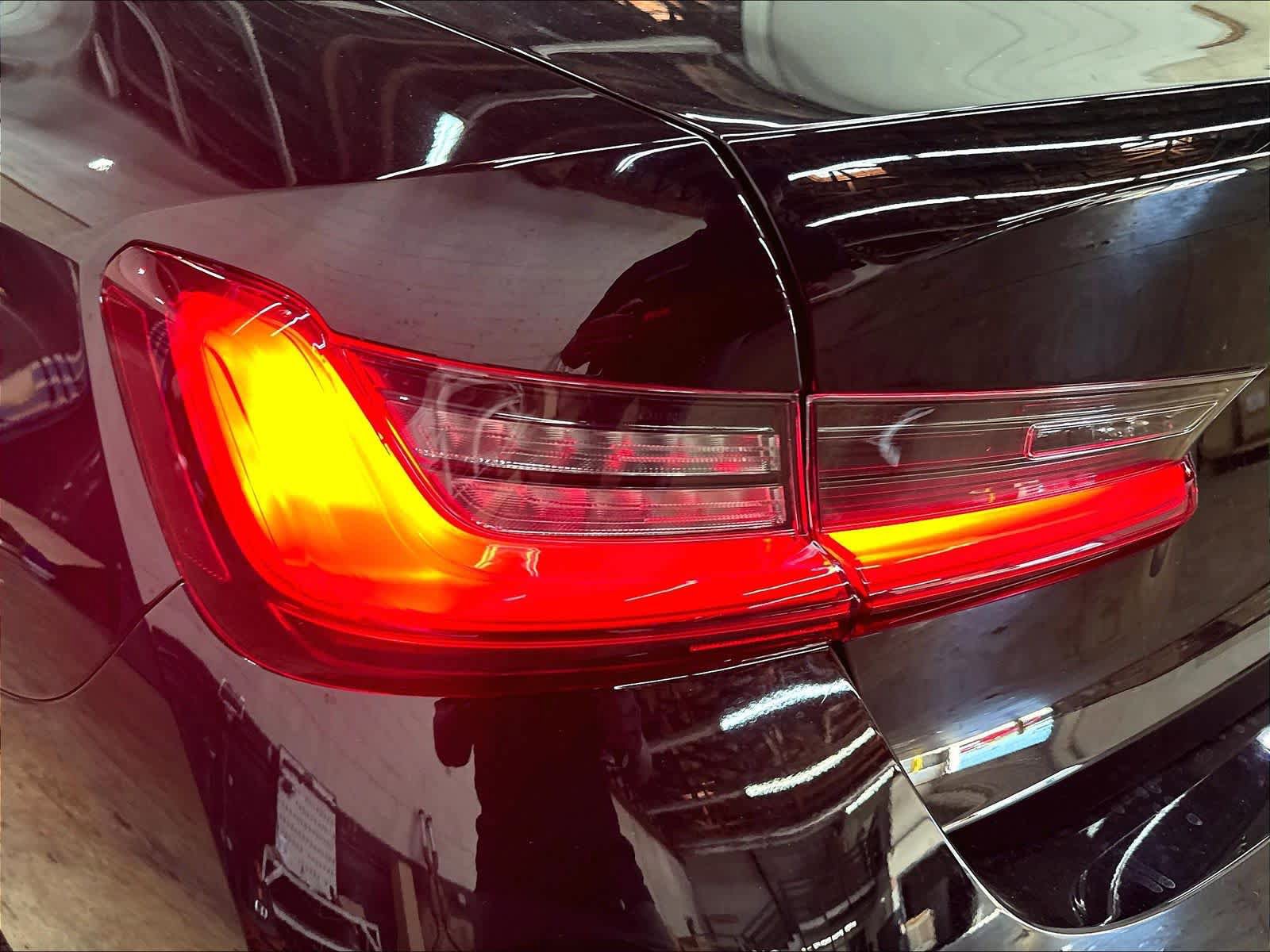Used 2024 BMW 330i Sedan w/ Convenience Package RWD image 31
