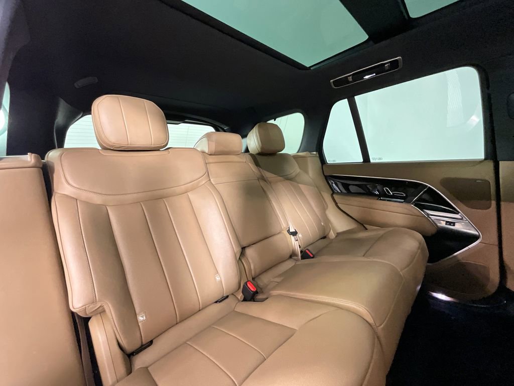 Certified 2024 Land Rover Range Rover SE AWD/4WD image 22