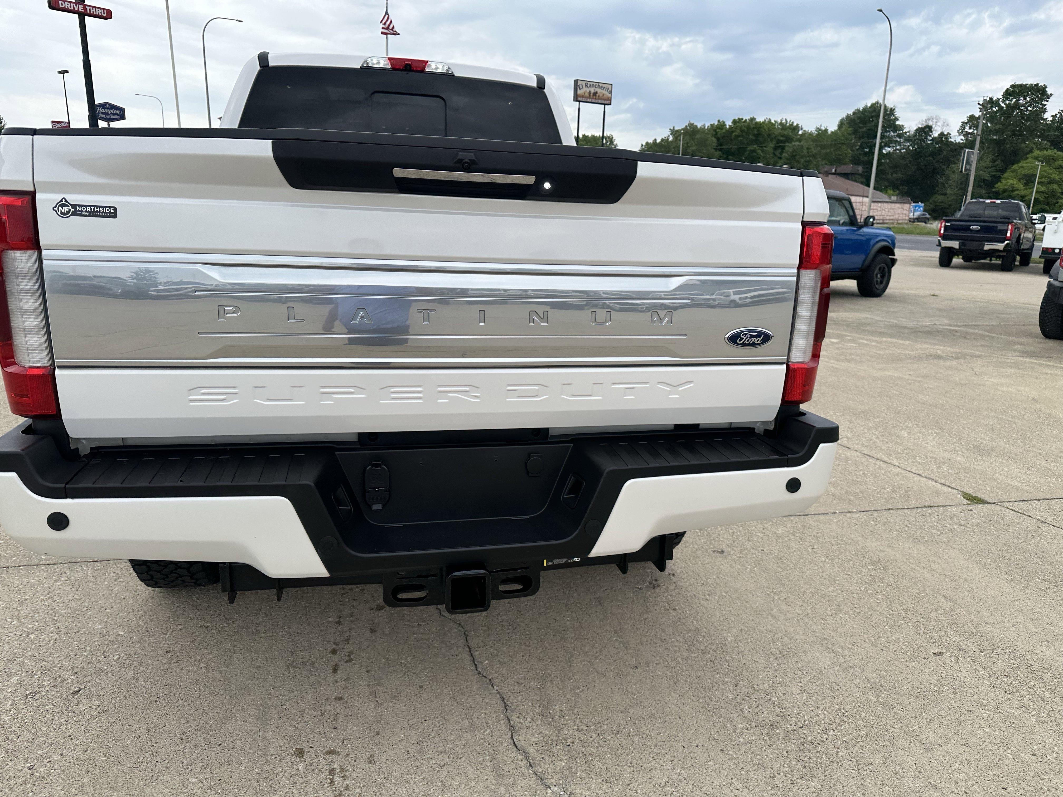 Used 2019 Ford F250 Platinum w/ Platinum Ultimate Package AWD/4WD image 10