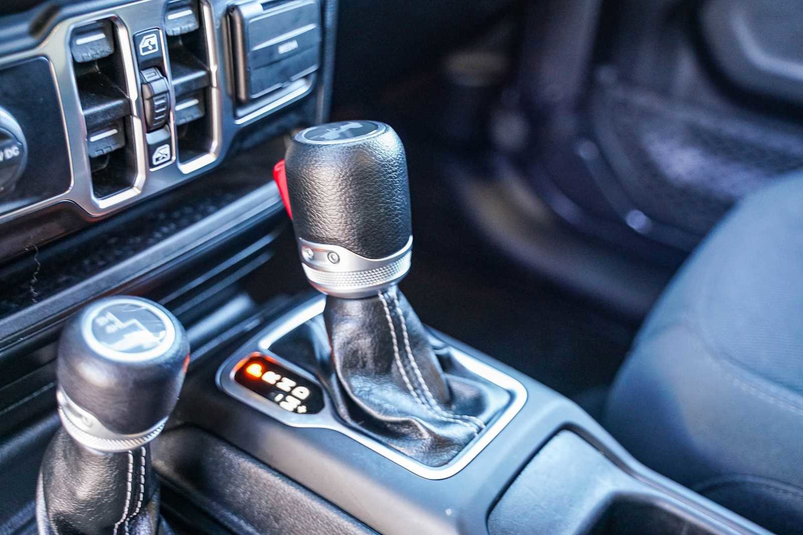 Used 2022 Jeep Wrangler Unlimited Sahara image 18