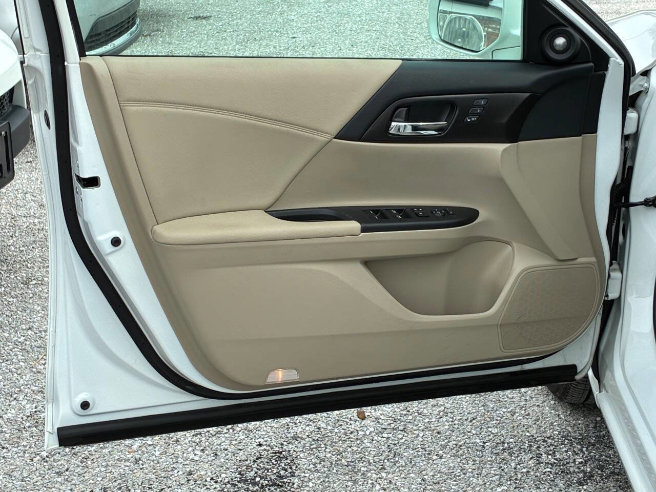 Used 2015 Honda Accord EX-L image 19