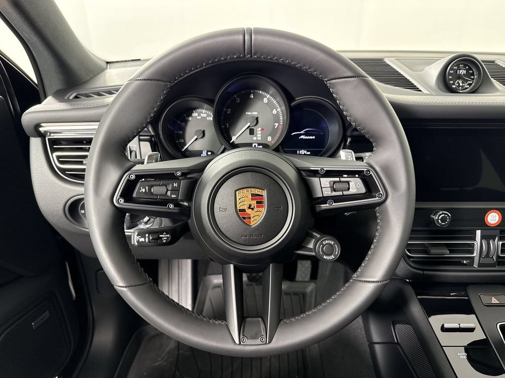 New 2026 Porsche Macan AWD/4WD image 36