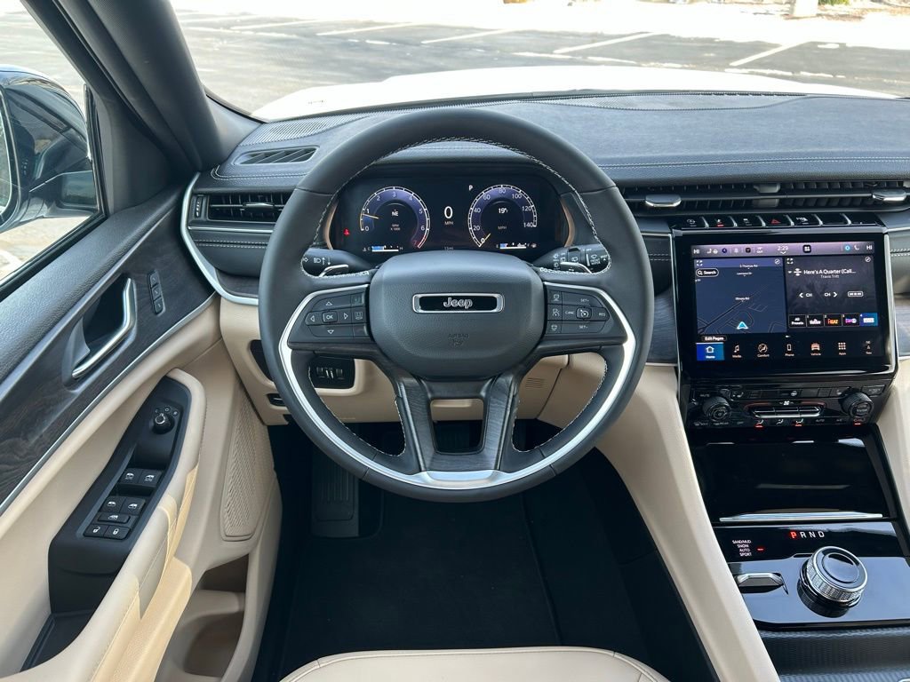 New 2025 Jeep Grand Cherokee Limited image 3