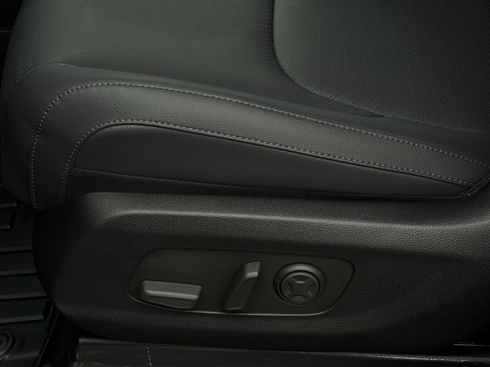 New 2027 Kia Carnival SX Prestige FWD image 19