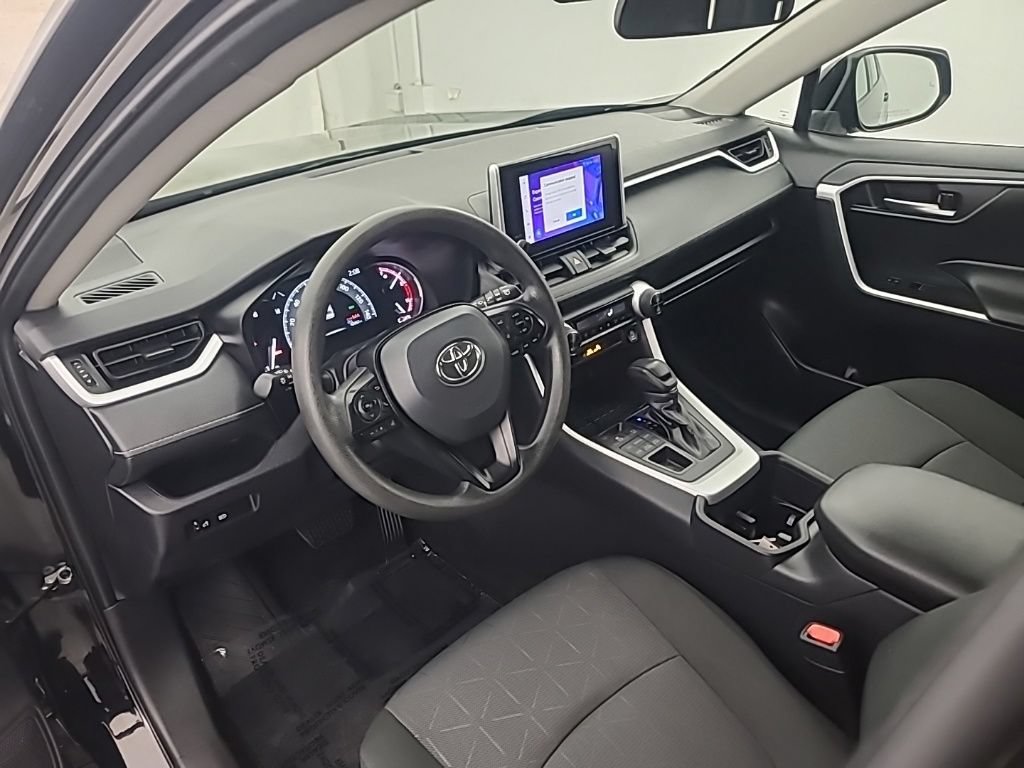 Used 2025 Toyota RAV4 XLE AWD/4WD image 24