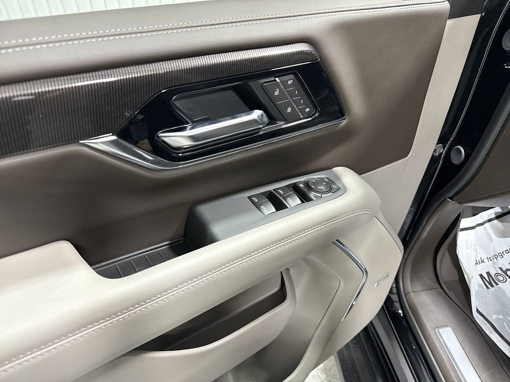 New 2026 GMC Yukon XL Elevation w/ LPO, Floor Liner Package AWD/4WD image 24