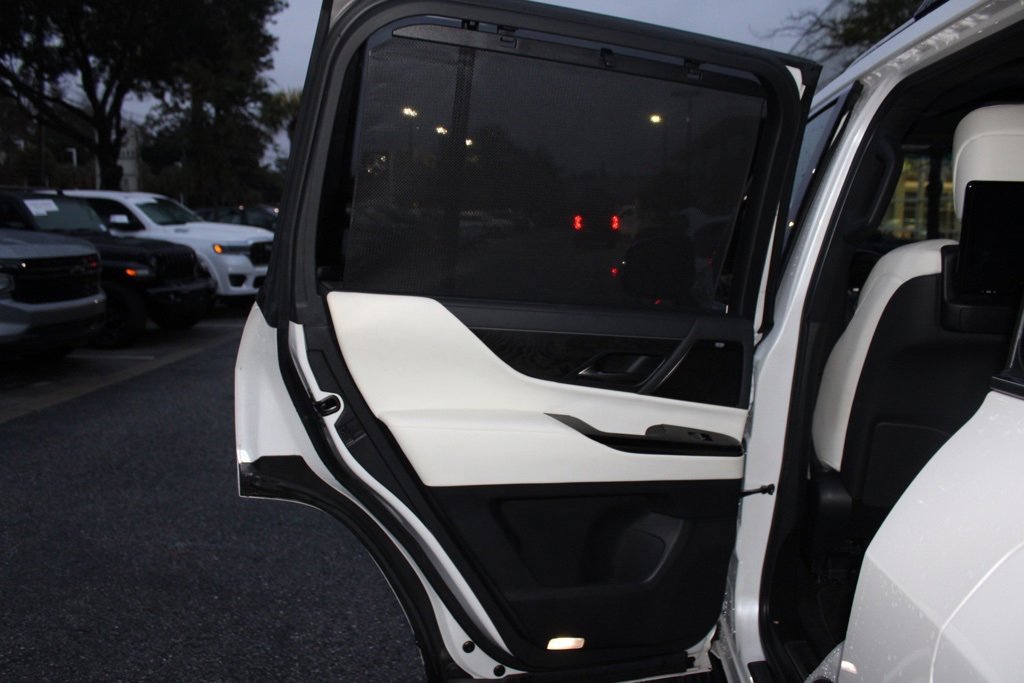 Used 2022 Lexus LX 600 4WD w/ Luxury Package image 25