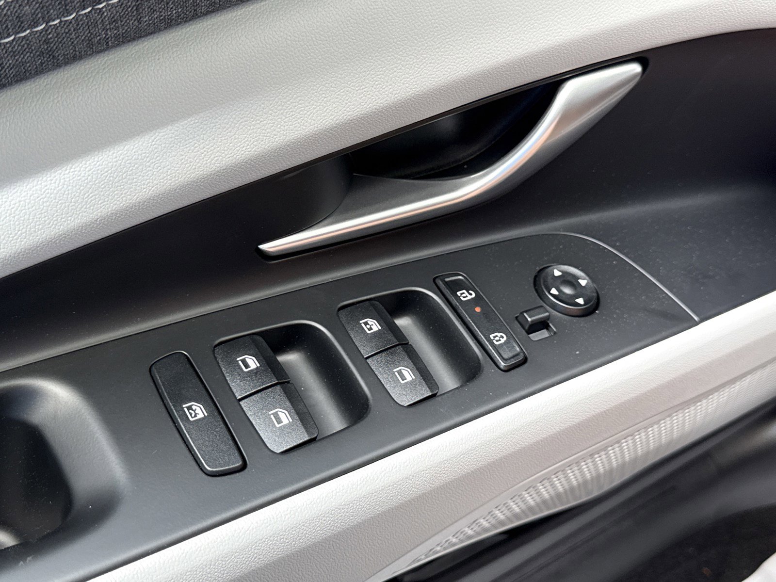 New 2026 Hyundai Elantra Limited FWD image 16