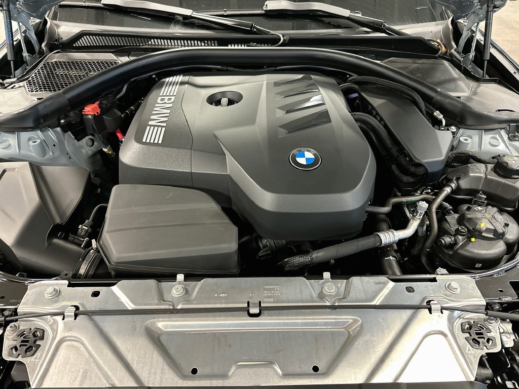 New 2026 BMW 330i xDrive Sedan w/ M Sport Package AWD/4WD image 32