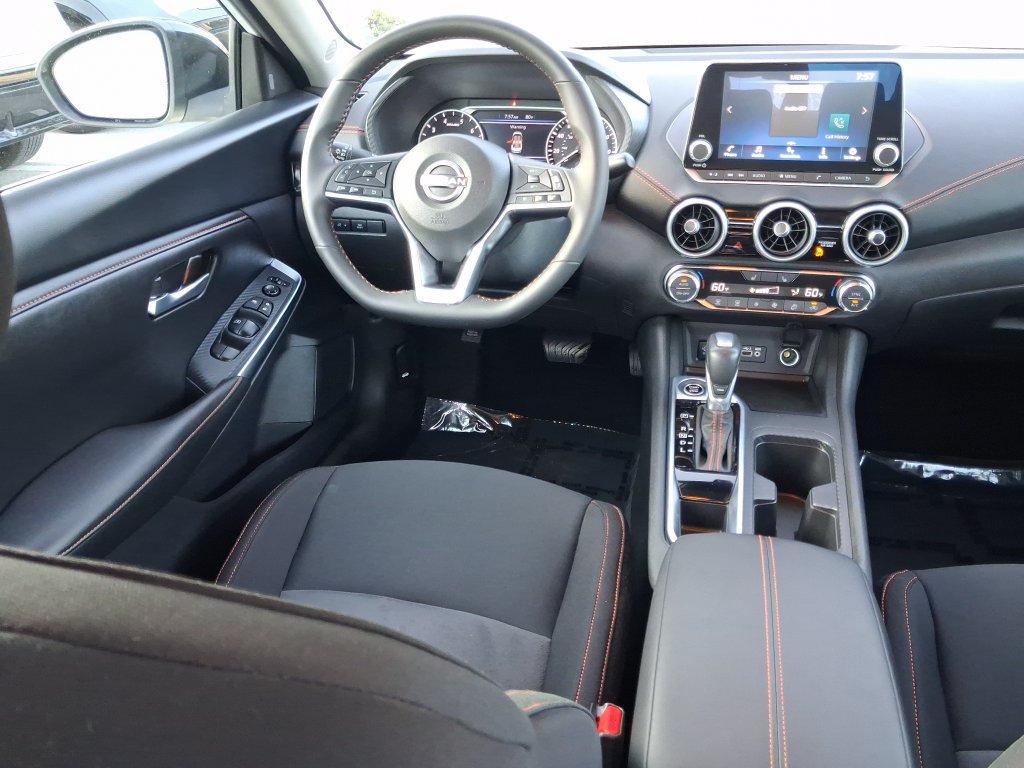 Certified 2025 Nissan Sentra SR FWD image 17