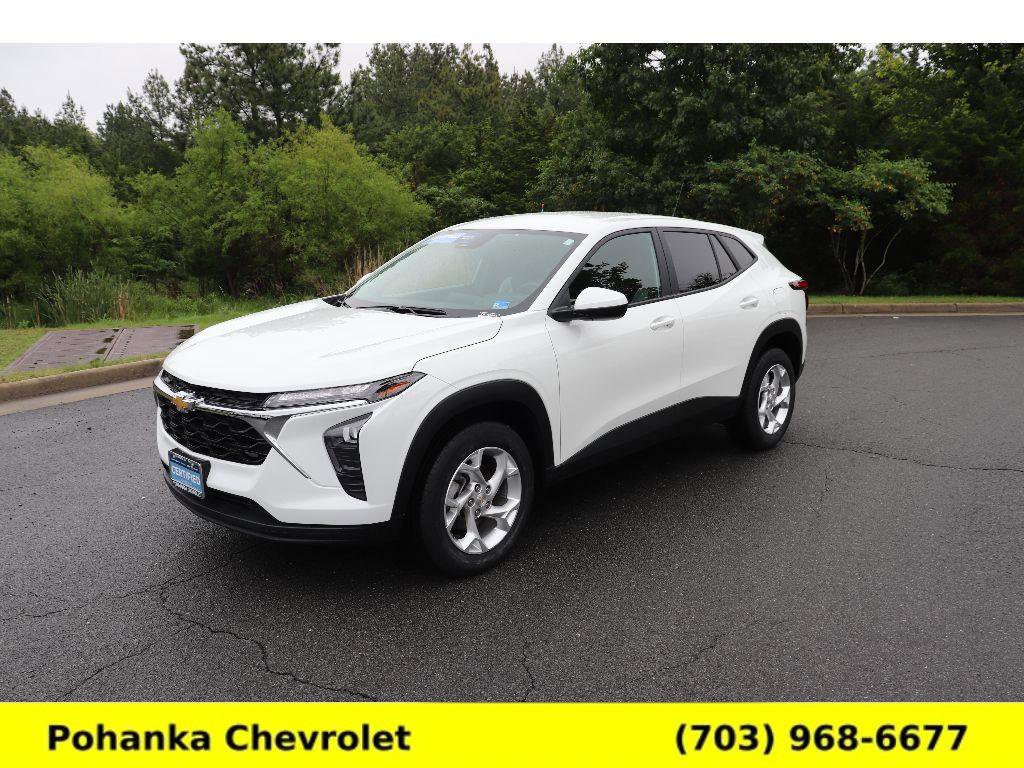 Used 2024 Chevrolet Trax LS w/ LS Convenience Package FWD image 3