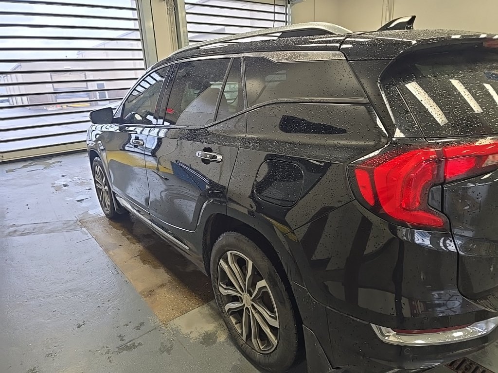Used 2020 GMC Terrain Denali w/ GMC Pro Grade Package AWD/4WD image 4