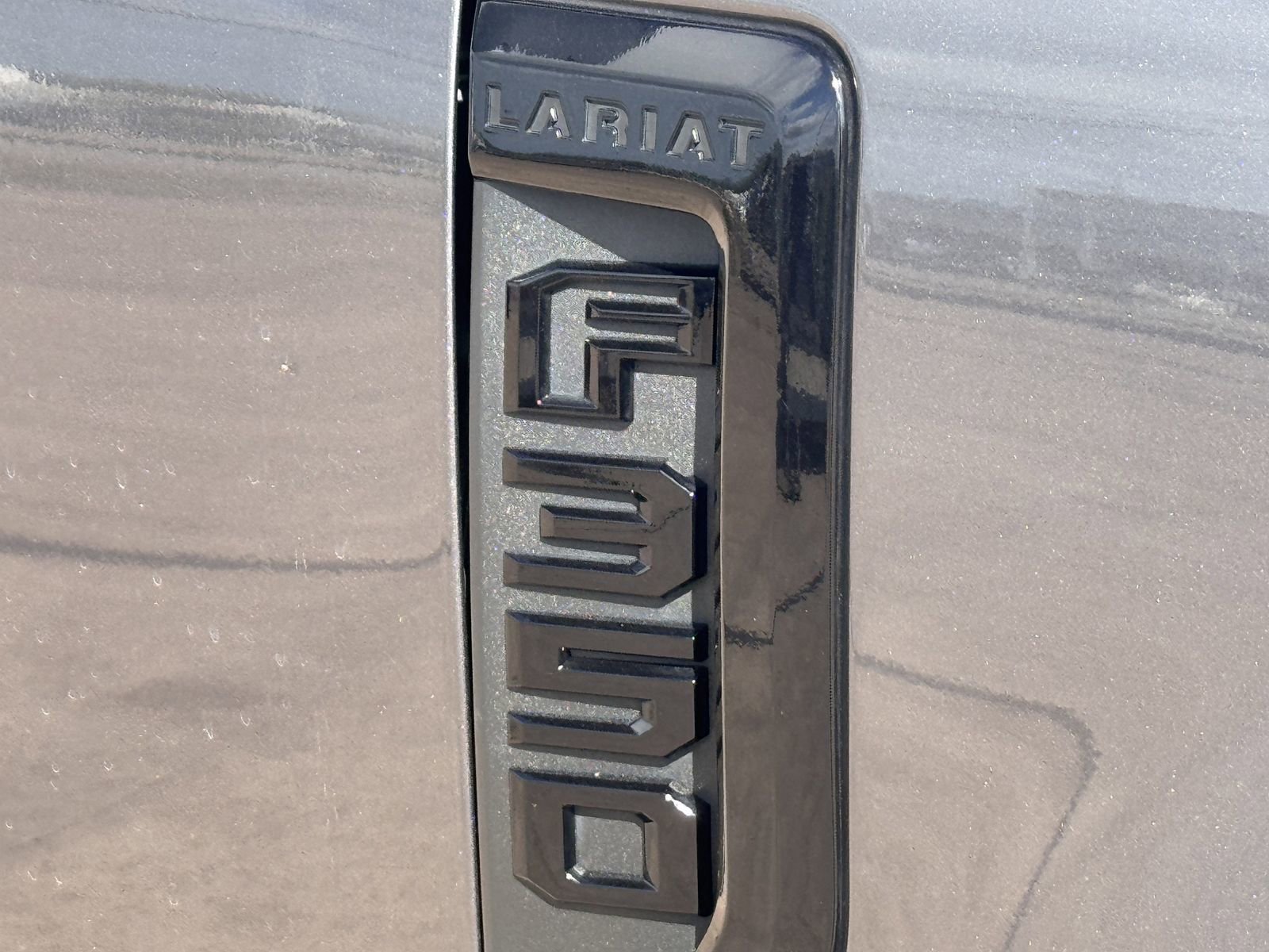 Used 2022 Ford F350 Lariat w/ Black Appearance Package image 11