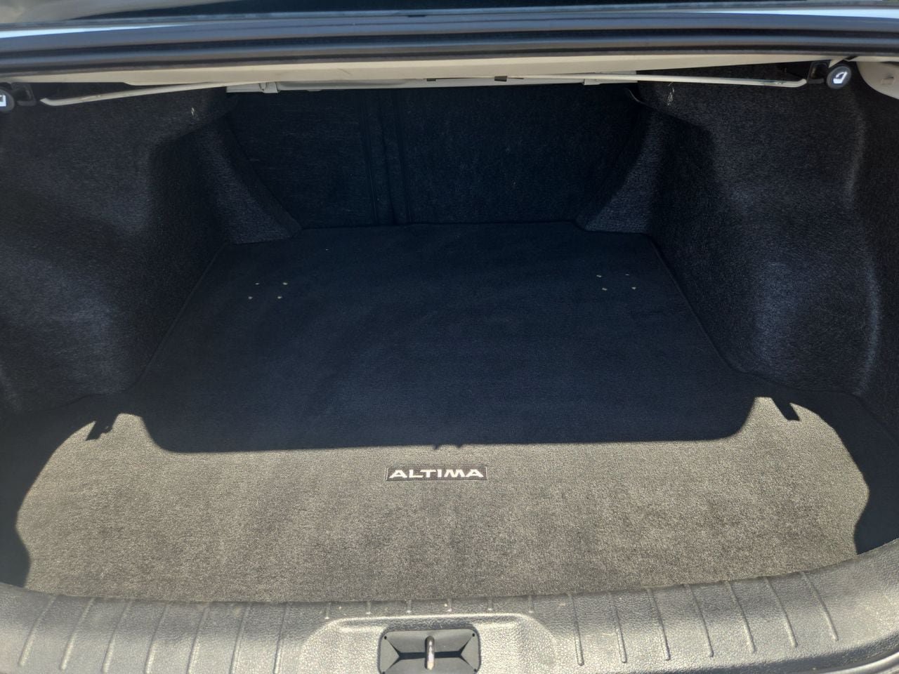 Certified 2024 Nissan Altima 2.5 S FWD image 12