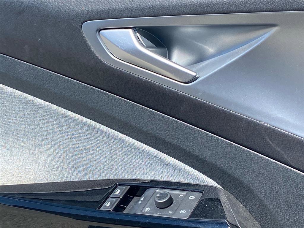Certified 2023 Volkswagen ID.4 Pro image 15