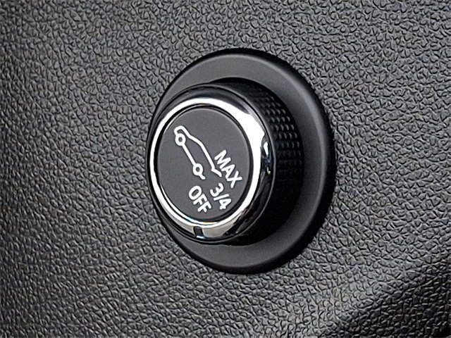 Used 2023 Buick Envision Essence w/ Sport Touring Package image 29