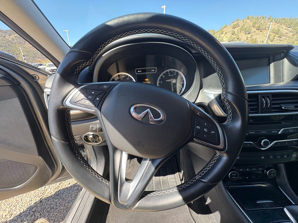 Used 2019 INFINITI QX30 Premium w/ Navigation Package image 4
