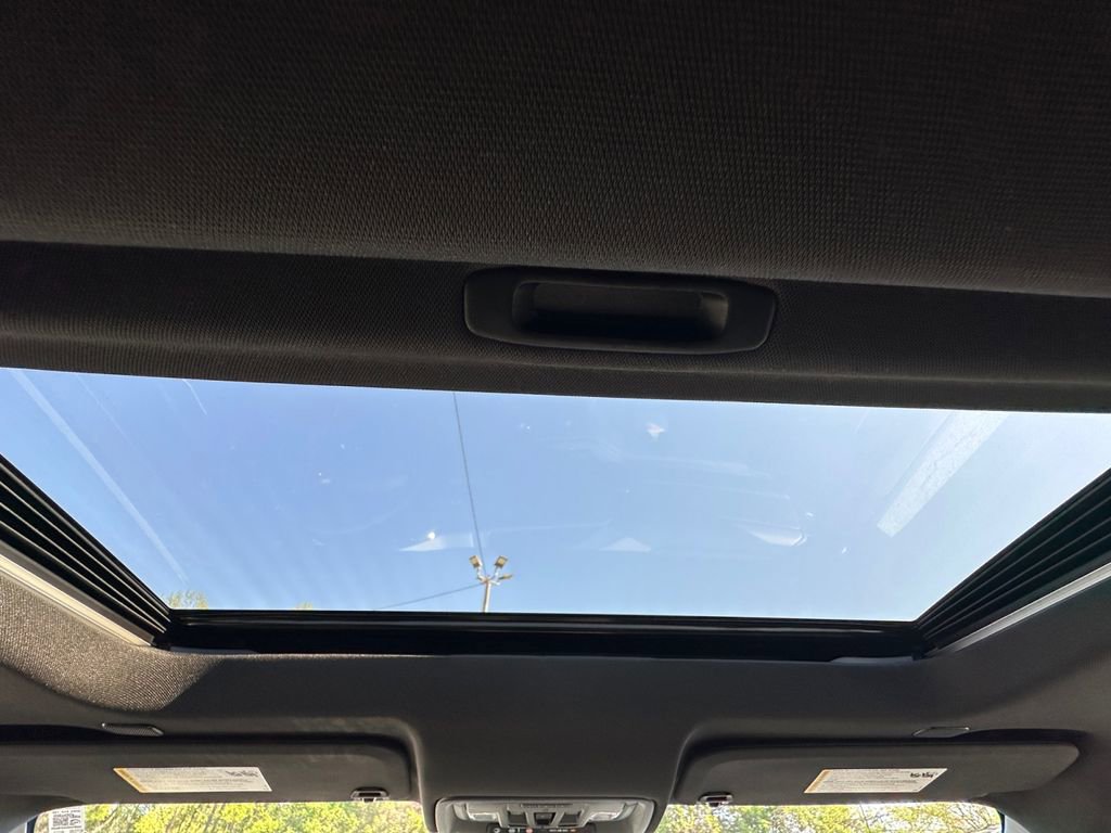 Used 2025 Chevrolet Silverado 1500 ZR2 w/ Technology Package image 27