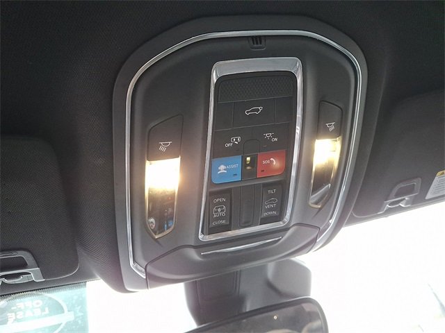 Used 2023 Jeep Grand Cherokee L Laredo image 29