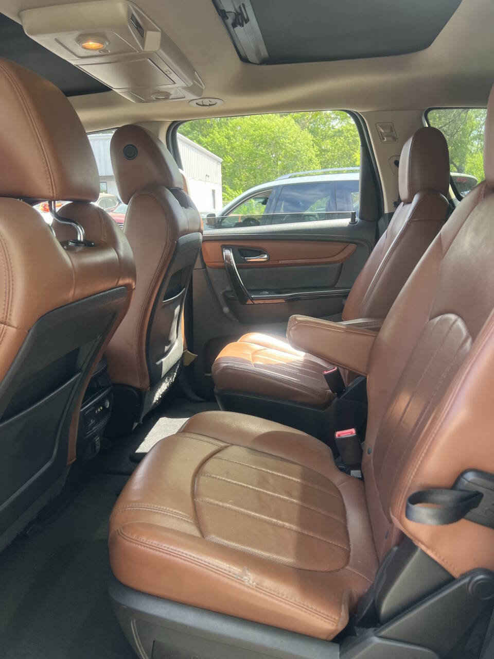 Used 2015 Chevrolet Traverse LTZ AWD/4WD image 16