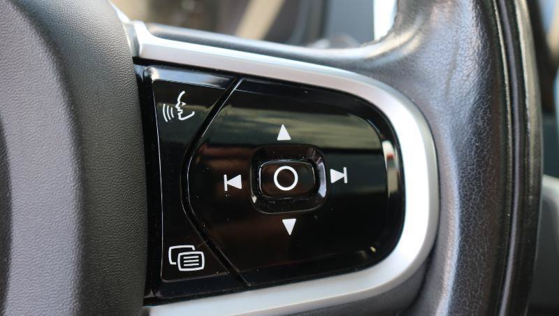 Used 2018 Volvo XC90 T5 Momentum w/ Convenience Package FWD image 10