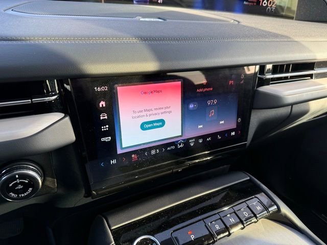 Certified 2025 Lincoln Navigator L Reserve image 18