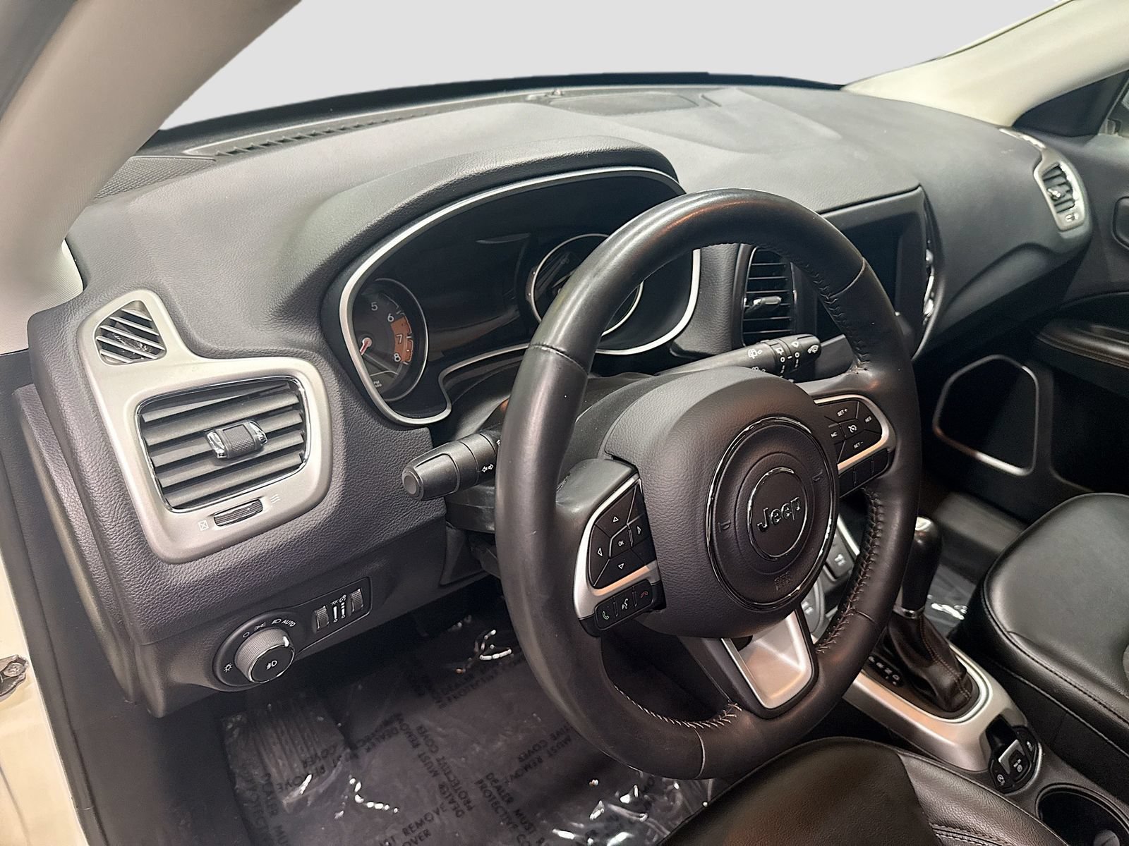 Used 2018 Jeep Compass Latitude w/ Popular Equipment Group AWD/4WD image 10