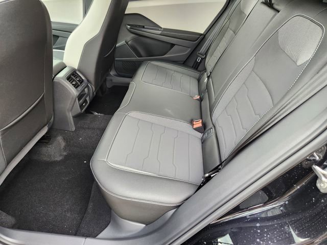 New 2025 Volkswagen Taos SE image 25