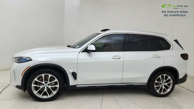 Used 2025 BMW X5 xDrive40i AWD/4WD image 3