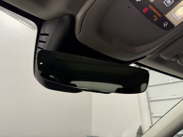 Certified 2023 Volvo XC60 B5 Plus w/ Climate Package image 22