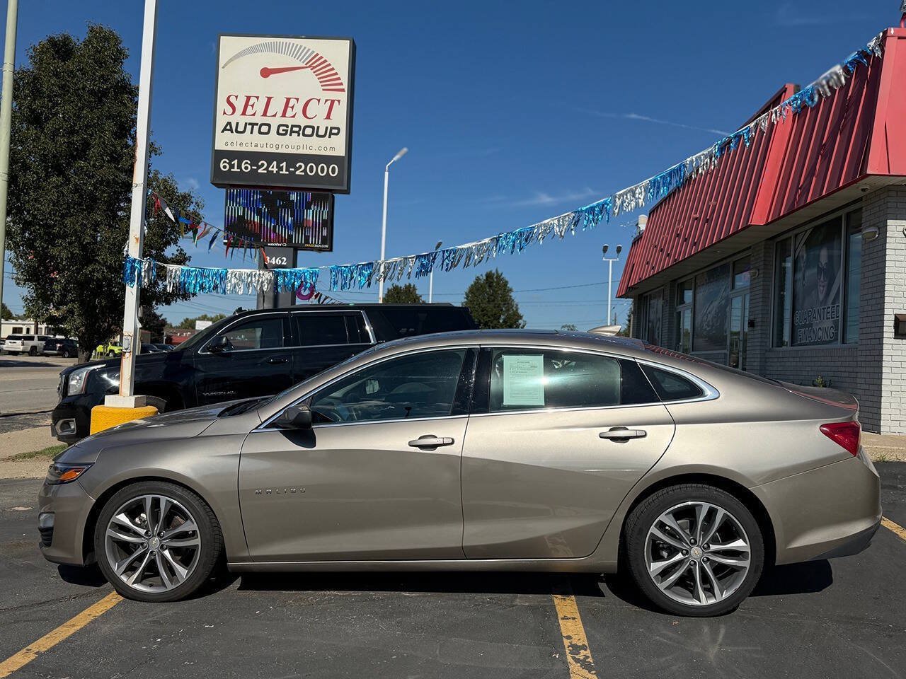 Used 2023 Chevrolet Malibu LT w/ Driver Confidence Package FWD image 2