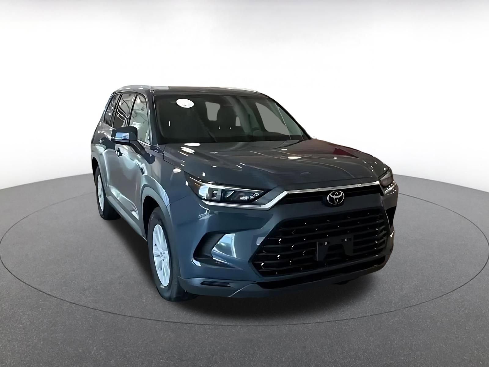 Used 2025 Toyota Grand Highlander FWD image 3