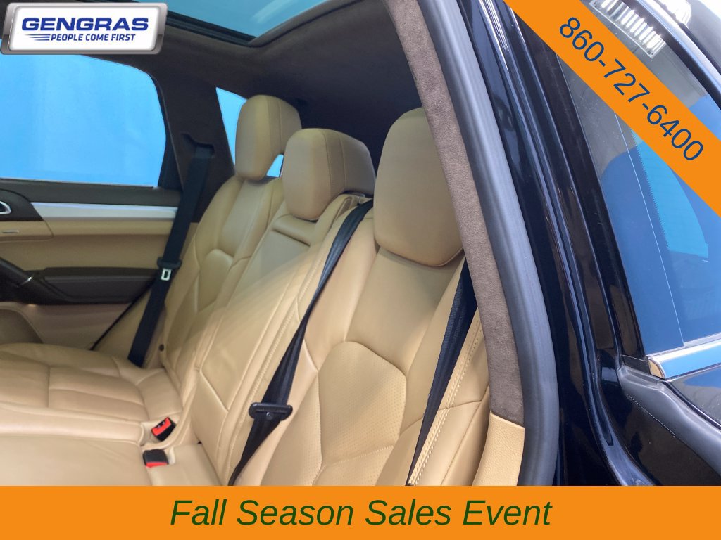 Used 2015 Porsche Cayenne Turbo AWD/4WD image 26