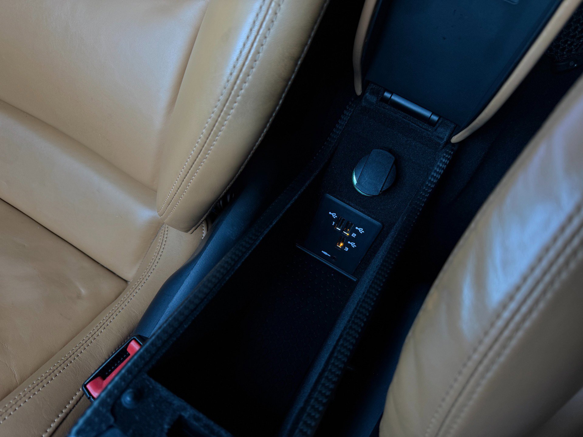 Used 2018 McLaren 570S Spider image 43