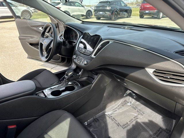 Used 2023 Chevrolet Malibu LS FWD image 33