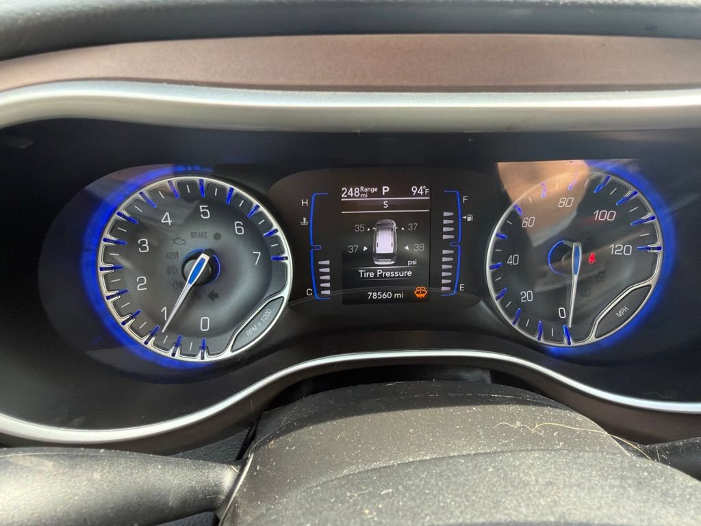 Used 2023 Chrysler Voyager LX FWD image 9
