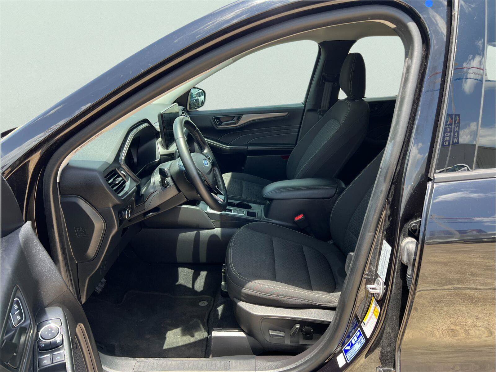 Used 2023 Ford Escape Active w/ Tech Pack #1 FWD image 9