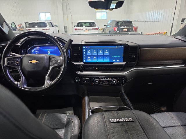Used 2024 Chevrolet Silverado 3500 High Country w/ Technology Package AWD/4WD image 9