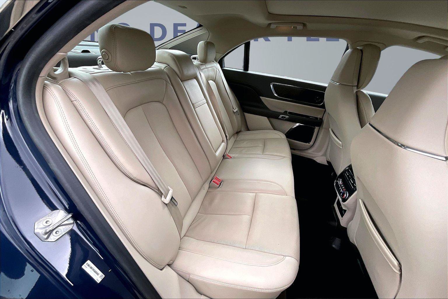 Used 2019 Lincoln Continental Reserve AWD/4WD image 25