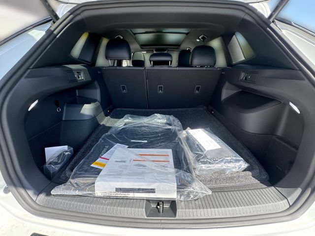 New 2026 Volkswagen Tiguan SE R-Line FWD image 21