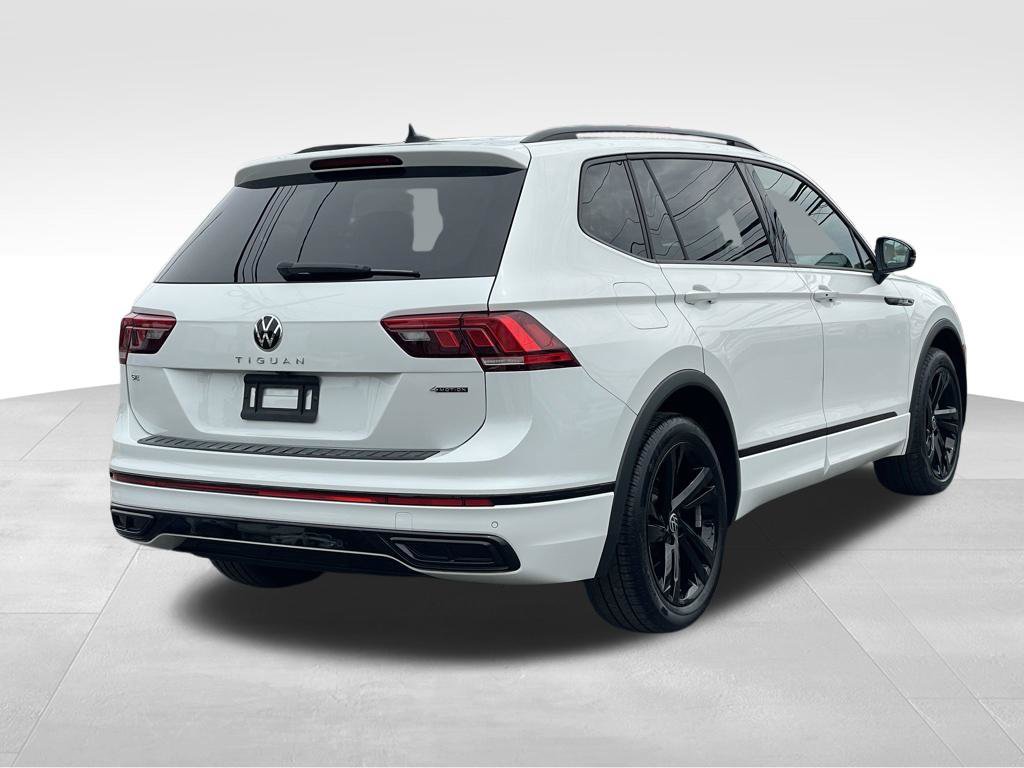 Used 2023 Volkswagen Tiguan SE R-Line AWD/4WD image 4