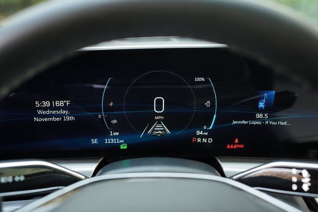 Used 2024 Cadillac Lyriq Luxury image 24