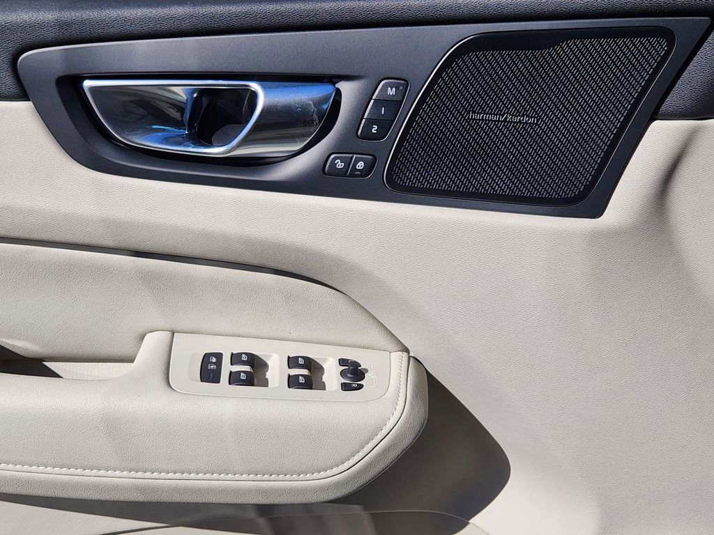 New 2026 Volvo XC60 B5 Ultra w/ Protection Package Premier image 13