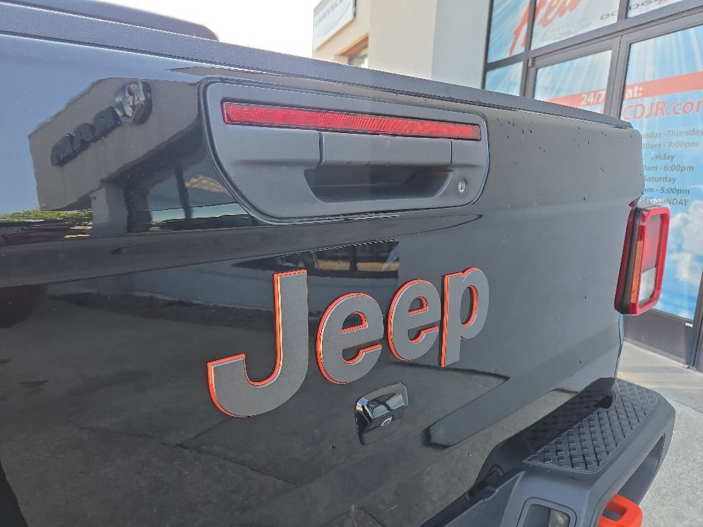 Used 2023 Jeep Gladiator Mojave w/ Cold Weather Group AWD/4WD image 24