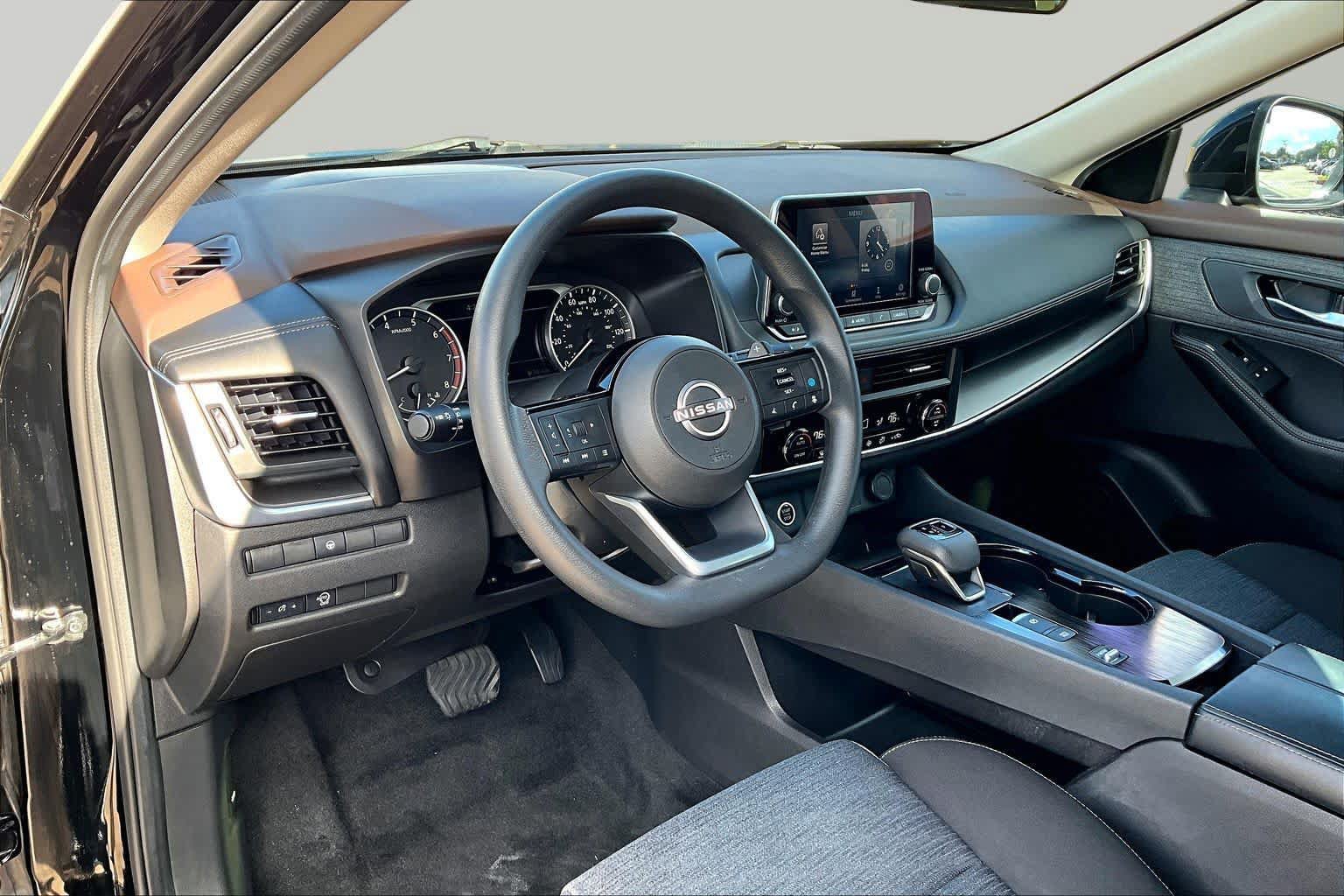 Certified 2023 Nissan Rogue SV FWD image 15